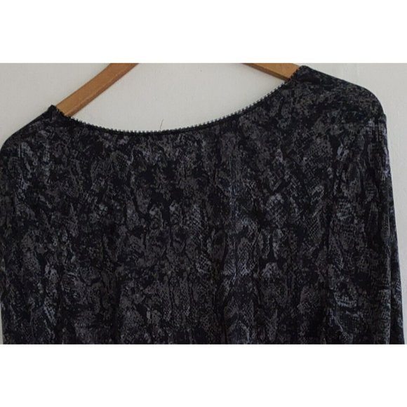 COPY - Simply Vera Wang Blouse Large Black Grey Snake Print Lace Trim 3/4" Slee… - Picture 8 of 10